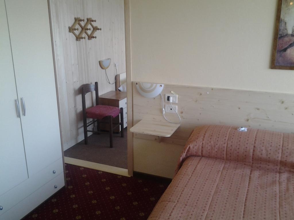Hotel Poggio D'Oro Riva di Solto Phòng bức ảnh