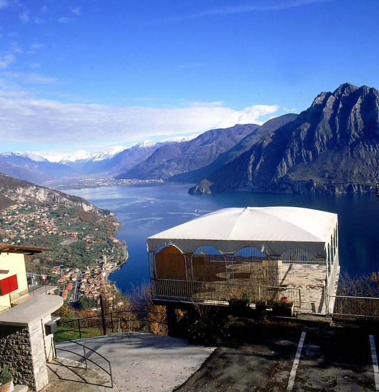 Hotel Poggio D'Oro Riva di Solto Ngoại thất bức ảnh