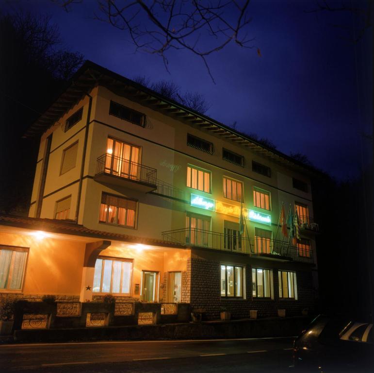 Hotel Poggio D'Oro Riva di Solto Ngoại thất bức ảnh