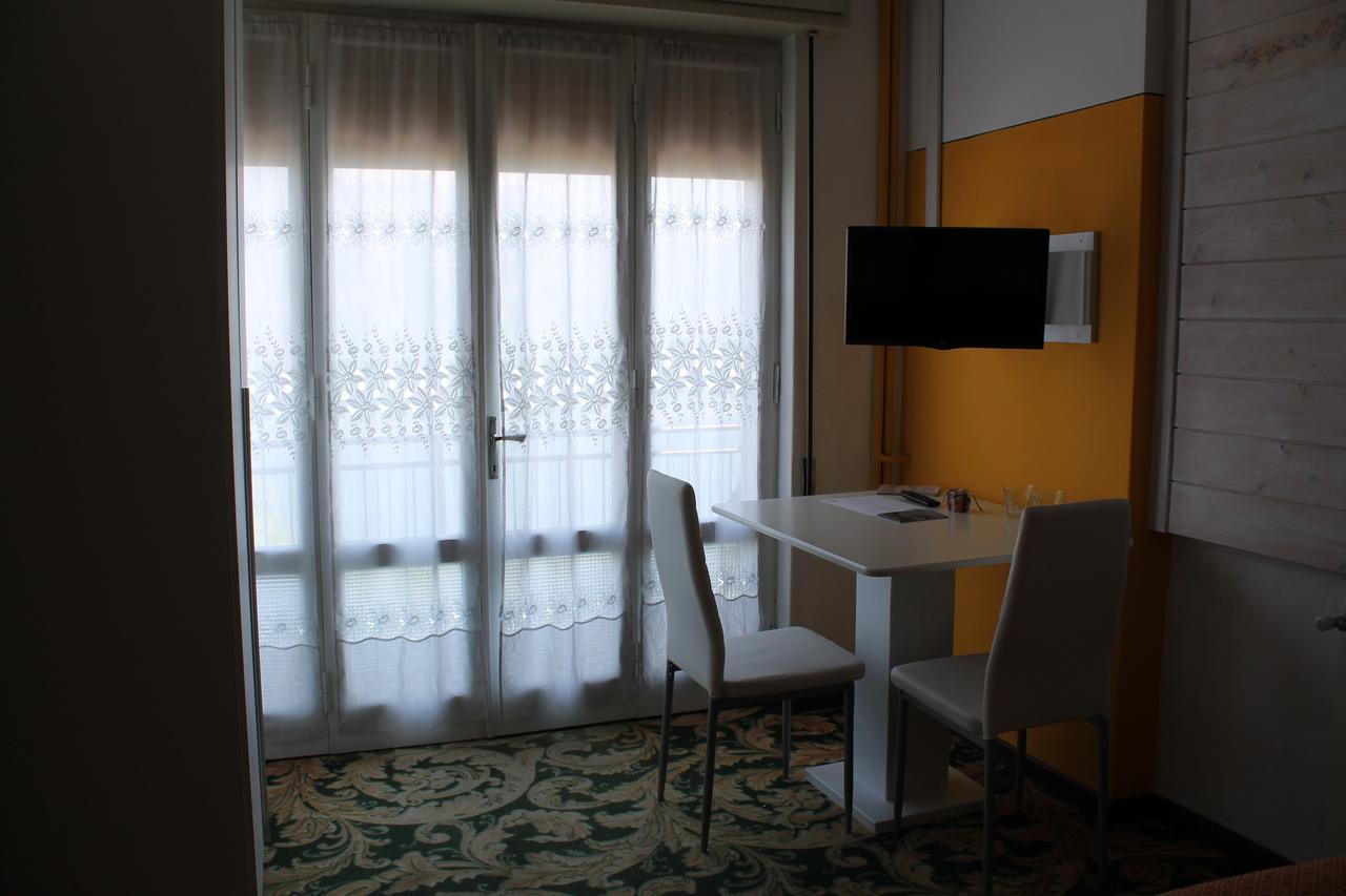 Hotel Poggio D'Oro Riva di Solto Ngoại thất bức ảnh